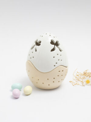 Œufs de Pâques en creux
